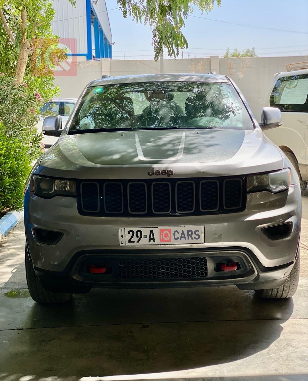 جیپ گراند شیرۆکی